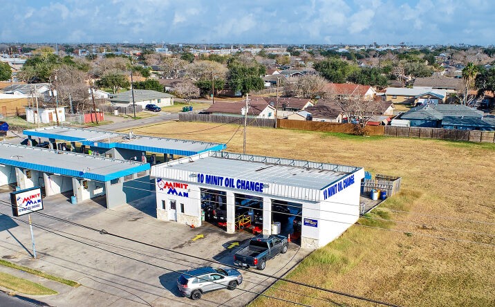 Pictures of Retail property located at 5342 Kostoryz Rd, Corpus Christi, TX 78415 for sales - image #1