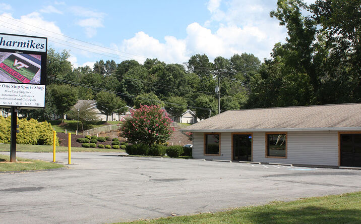 Pictures of Office, Retail property located at 4002 Brandon Ave SW, Roanoke, VA 24018 for sales - image #1