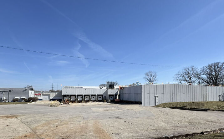 Pictures of Industrial property located at 220 W Ewing Ave, South Bend, IN 46613 for sales - image #1