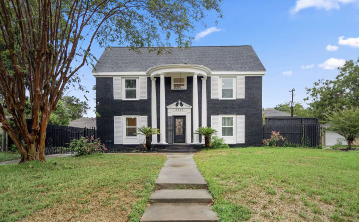 Pictures of Multifamily property located at 3741 Charleston St, Houston, TX 77021 for sales - image #1