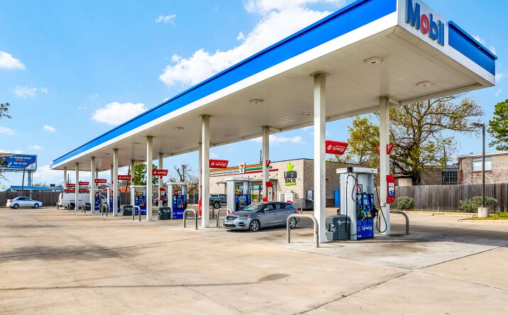 Pictures of Retail property located at 2600 S Richey St, Houston, TX 77017 for sales - image #1