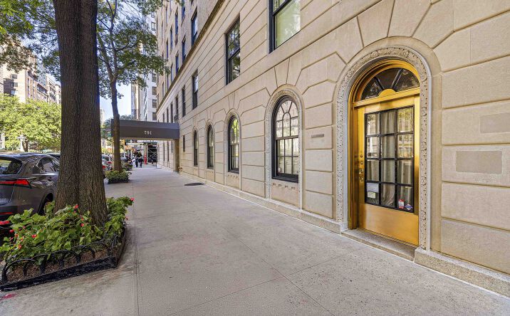 Pictures of Office property located at 791 Park Ave, New York, NY 10021 for sales - image #1