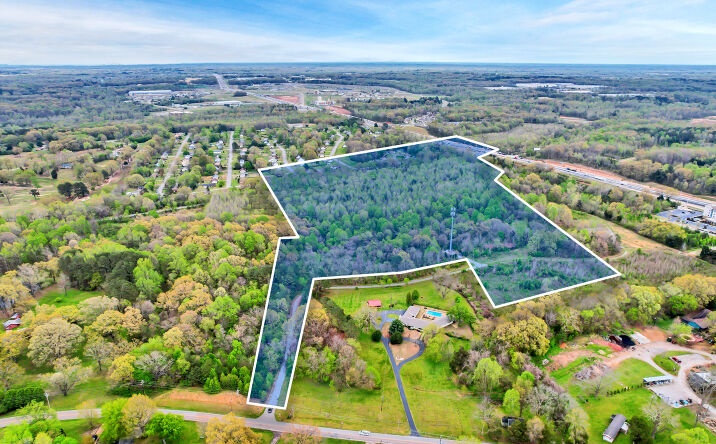 Pictures of Land, Mixed Use, Multifamily, Self Storage property located at 2894 Old Medina Rd, Jackson, TN 38305 for sales - image #1