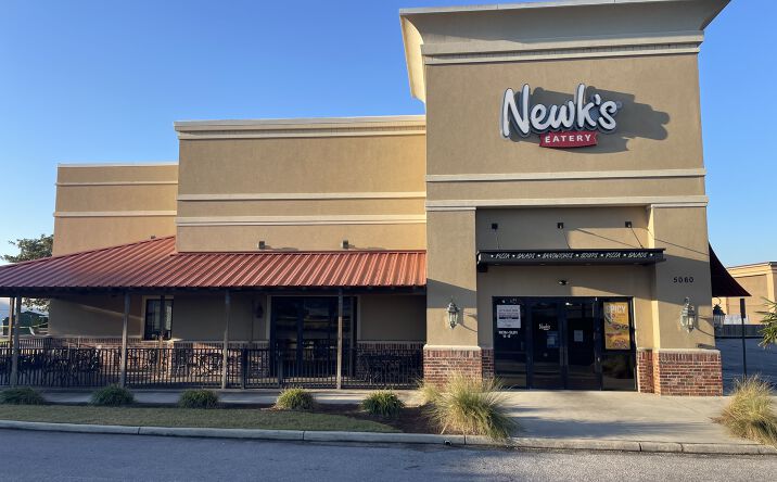 Pictures of Retail property located at 5060 Bayou Blvd, Pensacola, FL 32503 for sales - image #1