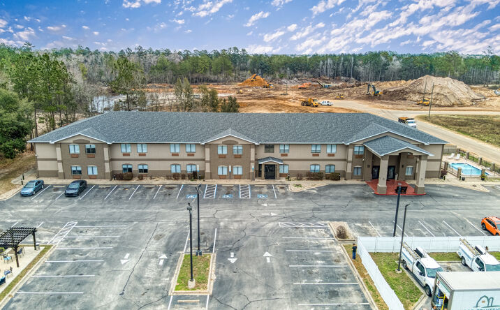 Pictures of Hospitality property located at 85 River Park Dr, Midway, FL 32343 for sales - image #1