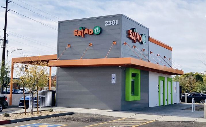 Pictures of Retail property located at 2301 N 44th St, Phoenix, AZ 85008 for sales - image #1