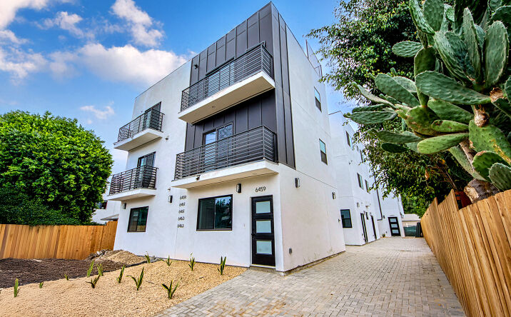 Pictures of Multifamily property located at 6461 Woodley Ave, Los Angeles, CA 91406 for sales - image #1