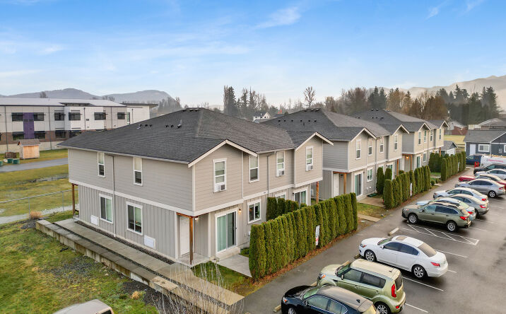 Pictures of Multifamily property located at 404 Front St, Sumas, WA 98295 for sales - image #1