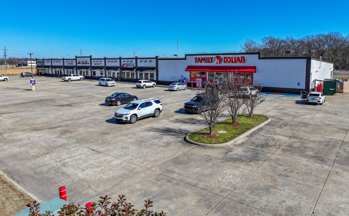 Pictures of Retail property located at 8950 US-165, Sterlington, LA 71280 for sales - image #1