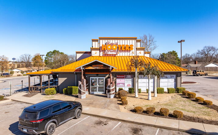 Pictures of Retail property located at 6401 Rogers Ave, Fort Smith, AR 72903 for sales - image #1