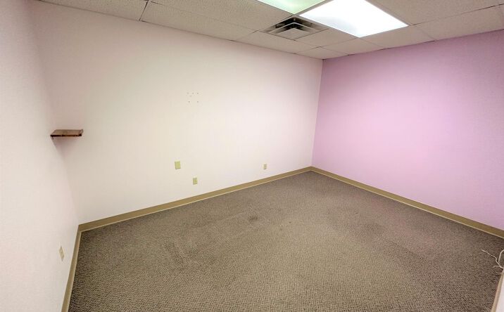 Pictures of Retail property located at 411 S 2nd St, Aberdeen, SD 57401 for sales - image #1
