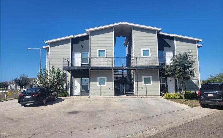 Pictures of Multifamily property located at 1303 Quitaca Drive, Edinburg, TX 78541 for sales - image #1