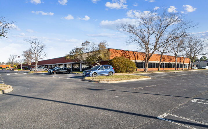 Pictures of Office property located at 2510 Walmer Ave, Norfolk, VA 23513 for sales - image #1
