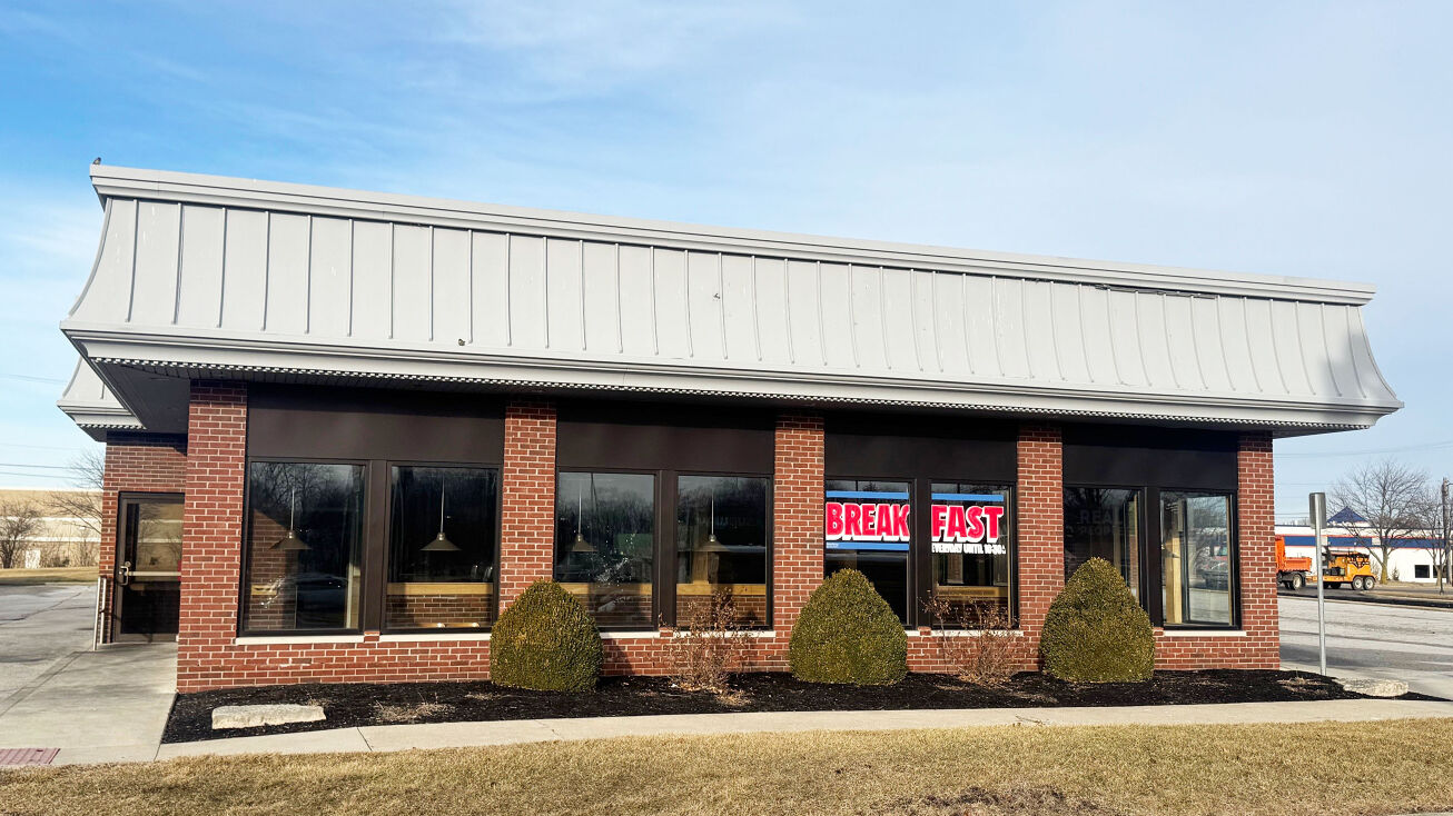 Pictures of Retail property located at 5701 Coldwater Rd, Fort Wayne, IN 46825 for sales - image #1