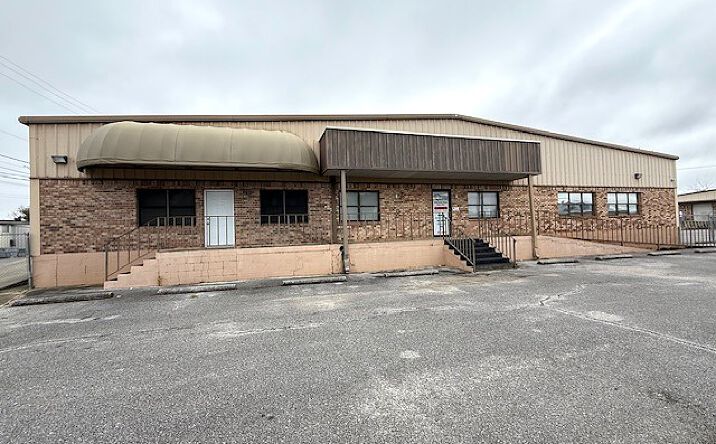 Pictures of Industrial property located at 3636 N L St, Pensacola, FL 32505 for sales - image #1