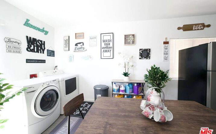 Pictures of Multifamily property located at 1239 Gordon St, Los Angeles, CA 90038 for sales - image #1