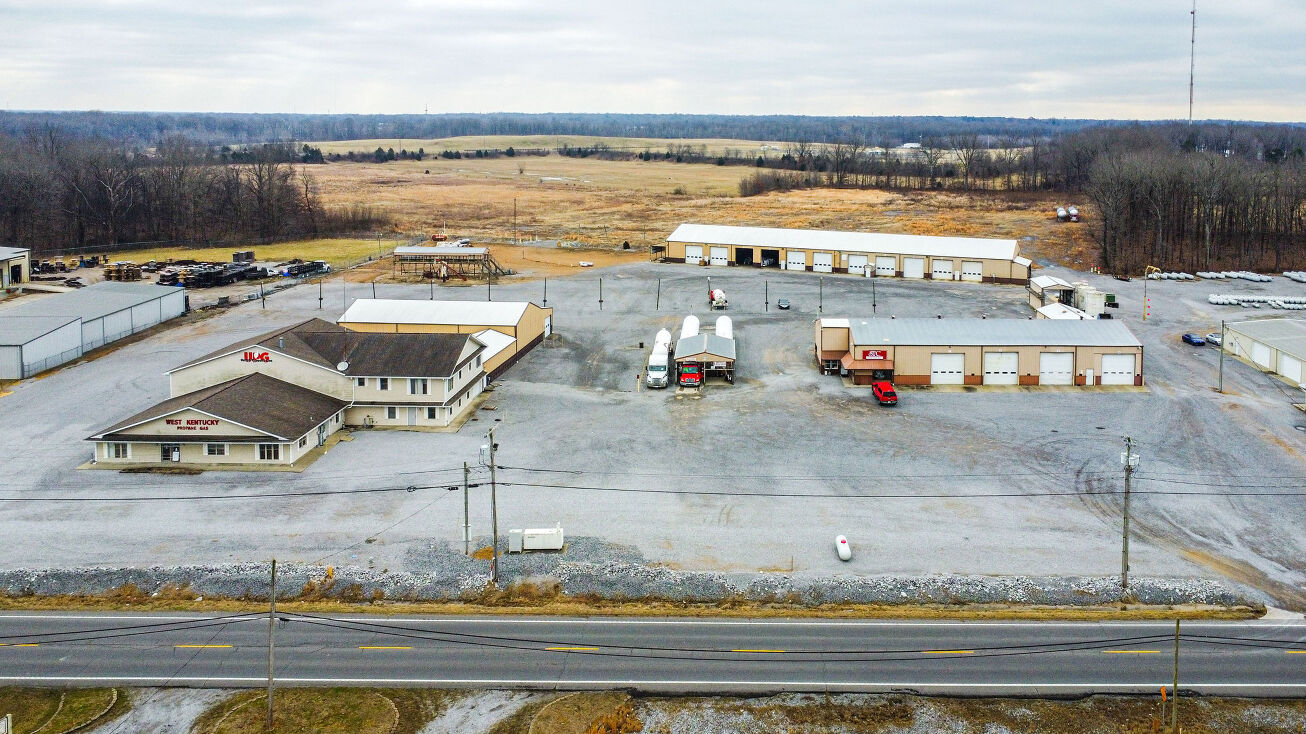 Pictures of Industrial, Mixed Use, Office property located at 4200 Cairo Rd, Paducah, KY 42001 for sales - image #1
