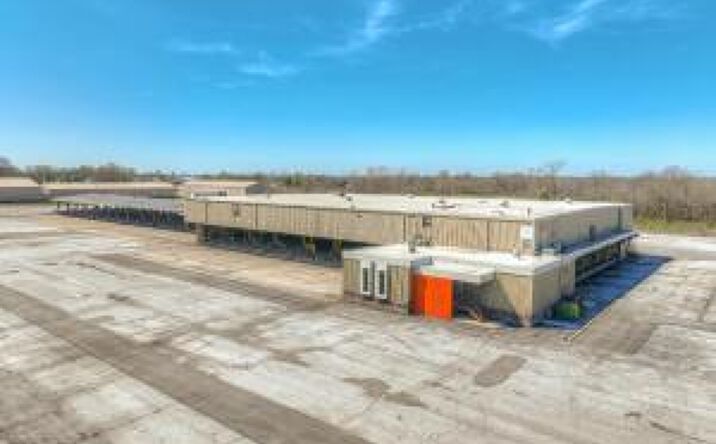 Pictures of Retail, Industrial property located at 2601 Powell Road, Baxter Springs, KS 66713 for sales - image #1