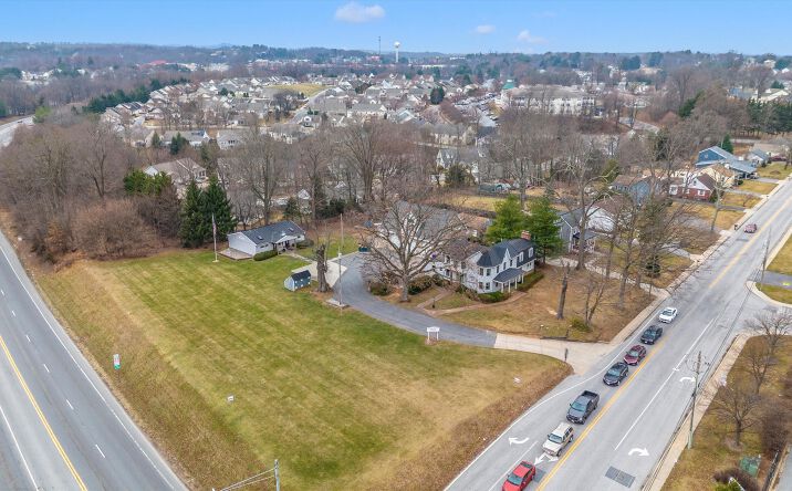 Pictures of Mixed Use, Office, Retail, Special Purpose property located at 806 Park Ave, Mount Airy, MD 21771 for sales - image #1