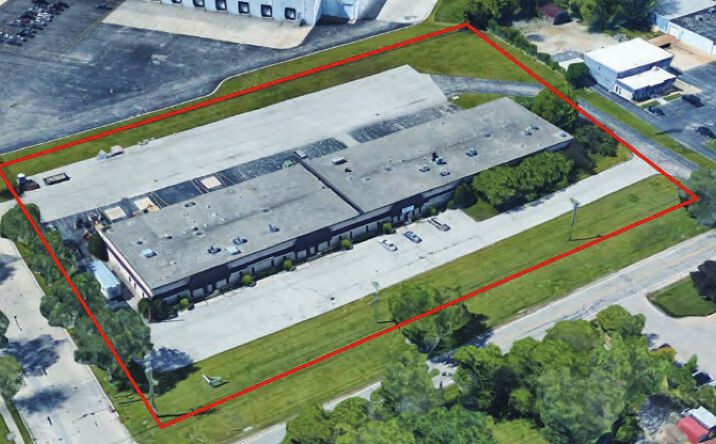 image of property at 8201 W CALUMET RD Milwaukee WI 53223-3807