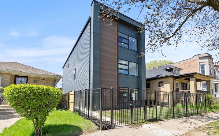 Pictures of Multifamily property located at 6538 S Rhodes Ave, Chicago, IL 60637 for sales - image #1