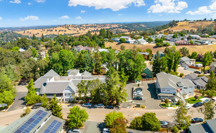 Pictures of Senior Living property located at 15 Bryson Dr, Sutter Creek, CA 95685 for sales - image #1