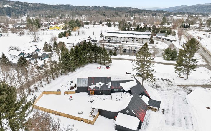 Pictures of Retail property located at 140 Cottage Club Rd, Stowe, VT 05672 for sales - image #1