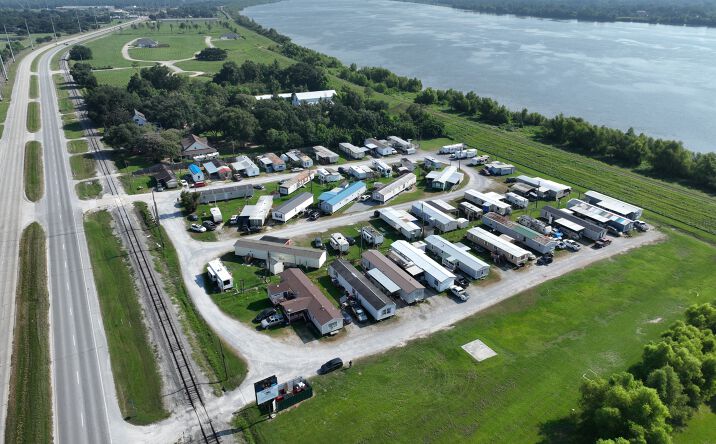 Pictures of Mobile Home Park, Multifamily property located at 108 Peach Ln, Belle Chasse, LA 70037 for sales - image #1