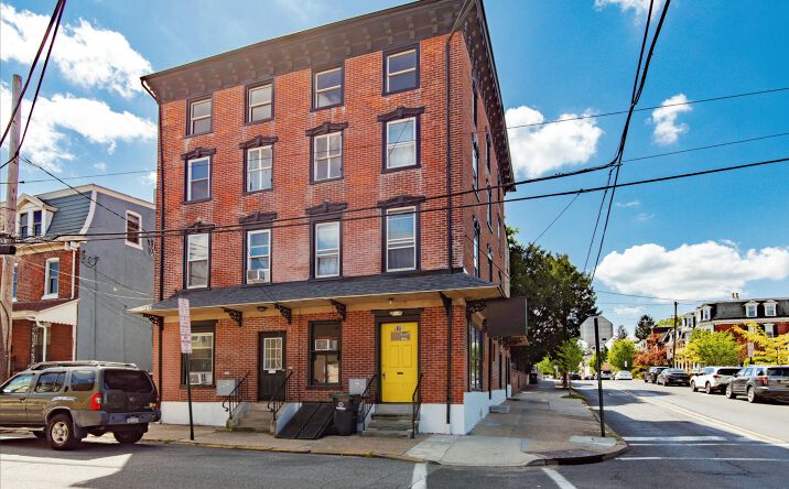 Pictures of Mixed Use, Multifamily, Retail property located at 264 Walnut St, Phoenixville, PA 19460 for sales - image #1