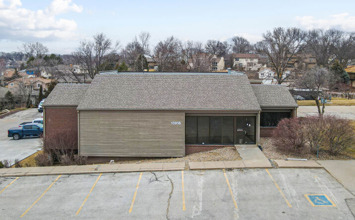 Pictures of Office property located at 13918 Gold Cir, Omaha, NE 68144 for sales - image #1