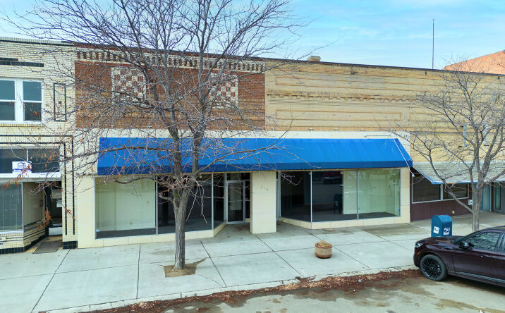 Pictures of Retail property located at 218 N Center Ave, Hardin, MT 59034 for sales - image #1