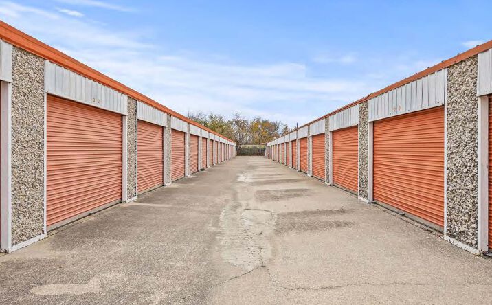 Pictures of Self Storage property located at 7440 Elm St, The Colony, TX 75056 for sales - image #1