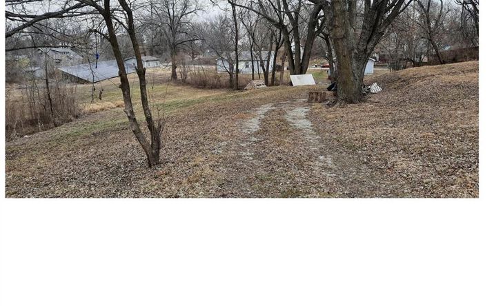 Pictures of Land property located at 325 A Street, St Joseph, MO 64501 for sales - image #1