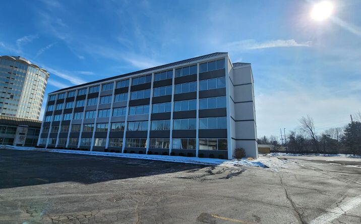Pictures of Senior Living property located at 26030 Franklin Rd, Southfield, MI 48033 for sales - image #1