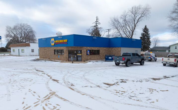 Pictures of Retail property located at 310 Hwy St W, Dodge Center, MN 55927 for sales - image #1