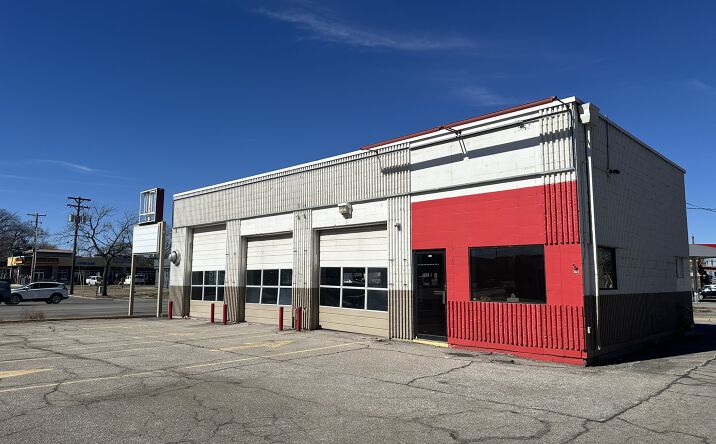 image of property at 880 N 27TH ST Lincoln NE 68503-2522