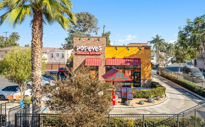 Pictures of Retail property located at 12622 Long Beach Blvd, Lynwood, CA 90262 for sales - image #1