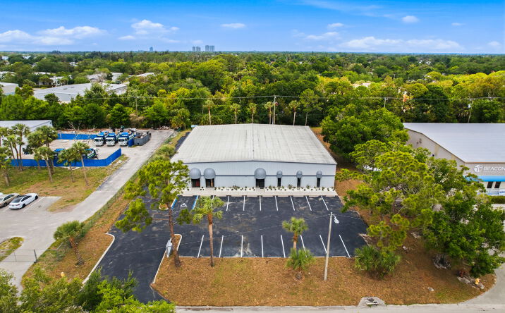 Pictures of Industrial property located at 5826-5830 Corporation Cir, Fort Myers, FL 33905 for sales - image #1