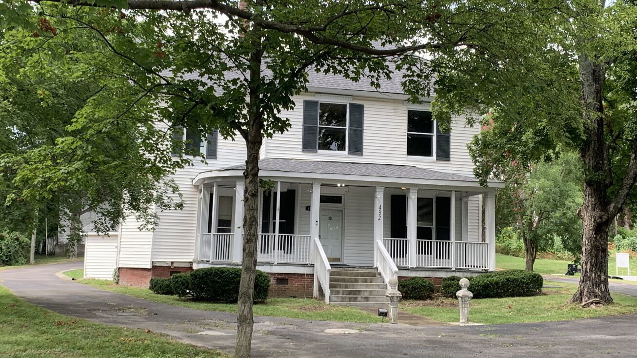 Pictures of Mixed Use, Office, Special Purpose property located at 432 E Main St, Gallatin, TN 37066 for sales - image #1
