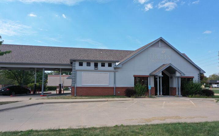 Pictures of Retail property located at 2221 W 31st St, Lawrence, KS 66047 for sales - image #1