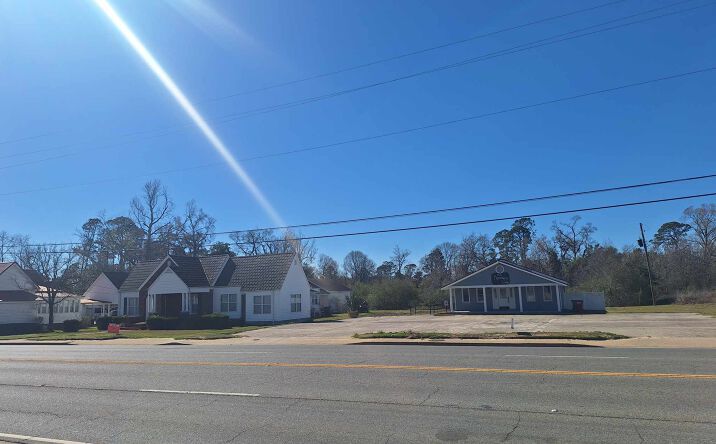 Pictures of Mixed Use, Office, Retail property located at 278 S Main St, Baxley, GA 31513 for sales - image #1