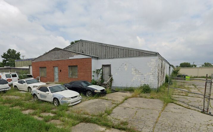 Pictures of Industrial property located at 1334 N RR Ave, Decatur, IL 62521 for sales - image #1