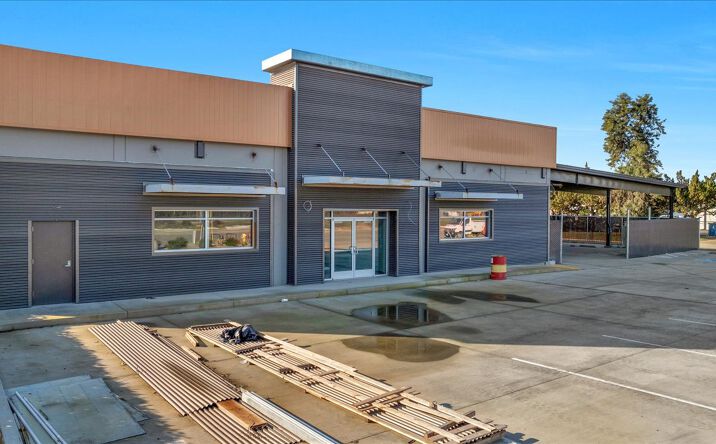 Pictures of Industrial property located at 10417 W Goshen Ave, Visalia, CA 93291 for sales - image #1