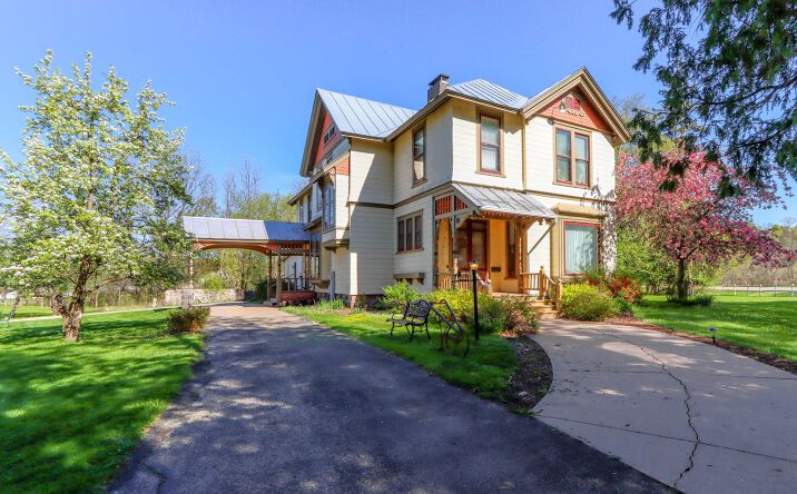 Pictures of Hospitality property located at E3192 Apple Tree Ln, Waupaca, WI 54981 for sales - image #1
