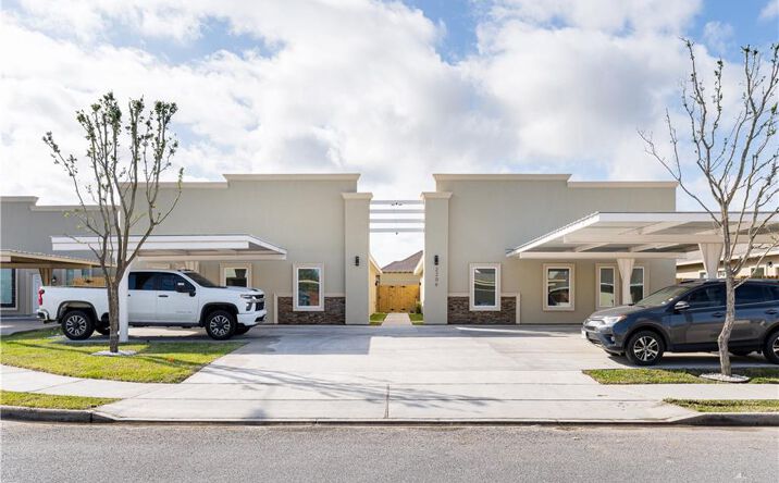 Pictures of Multifamily property located at 2206 Taxco Court, Edinburg, TX 78542 for sales - image #1