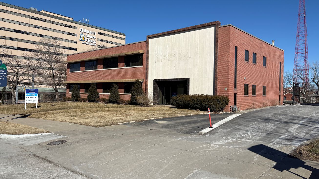 3131 Broadway Blvd, Kansas City, MO 64111 | Crexi.com
