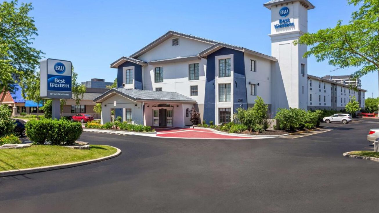 Pictures of Hospitality property located at 1730 E Higgins Rd, Schaumburg, IL 60173 for sales - image #1