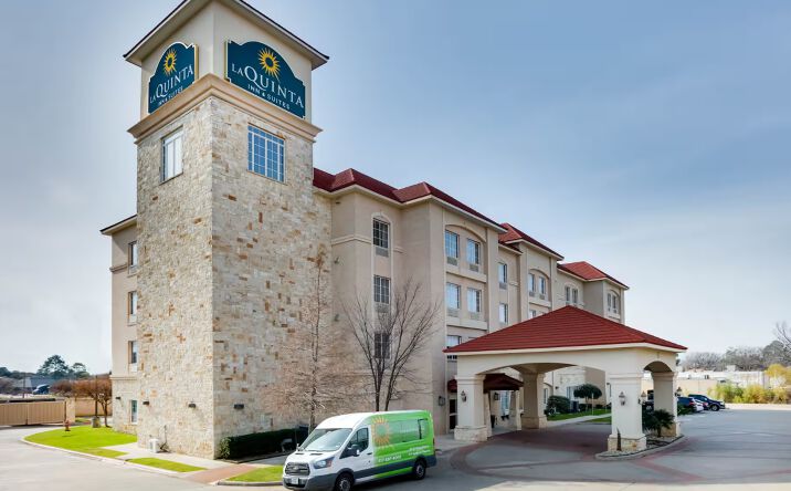 Pictures of Hospitality property located at 431 Airport Fwy, Euless, TX 76040 for sales - image #1