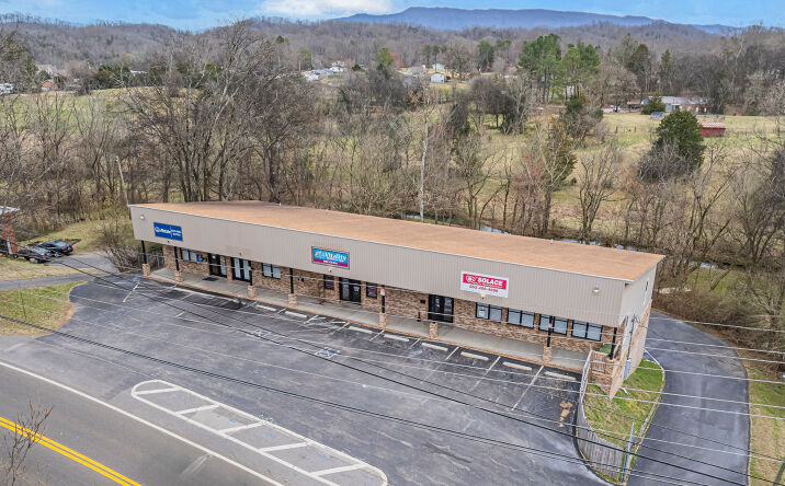 Pictures of Business for Sale, Mixed Use, Office, Retail property located at 1039 Boyds Creek Hwy, Seymour, TN 37865 for sales - image #1