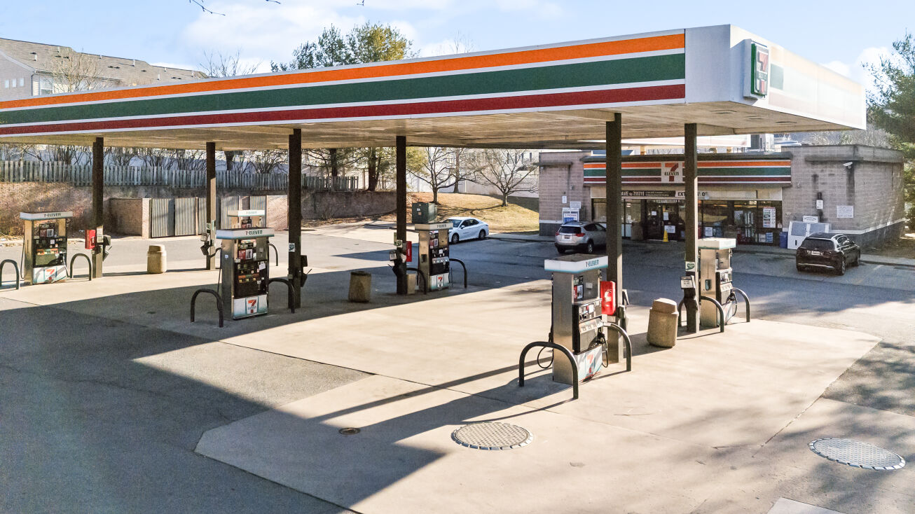 Pictures of Retail property located at 12861 Clopper Rd, Germantown, MD 20874 for sales - image #1